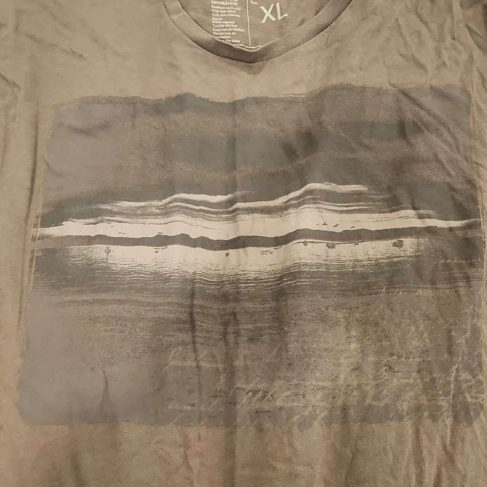 Banana Republic Men's Taupe Graphic Tee Size XL!